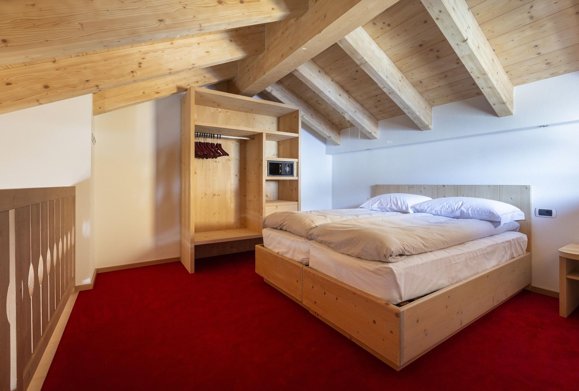 Hotel "La Suisse" Livigno Exterior foto