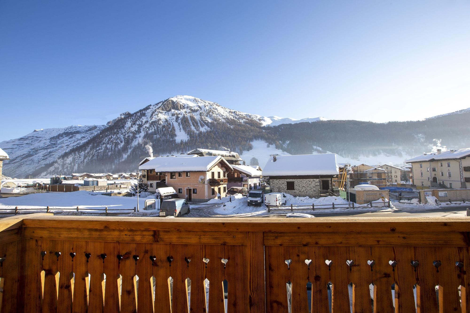 Hotel "La Suisse" Livigno Exterior foto
