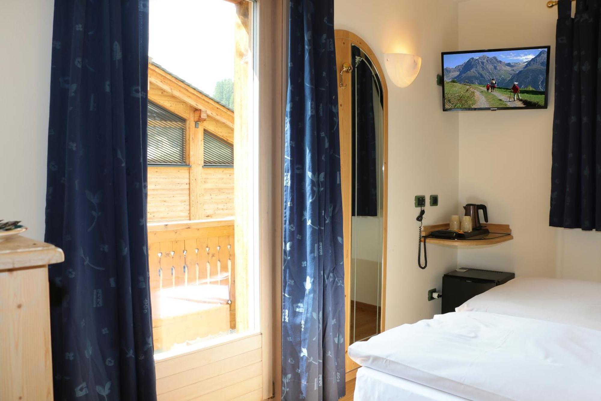 Hotel "La Suisse" Livigno Exterior foto